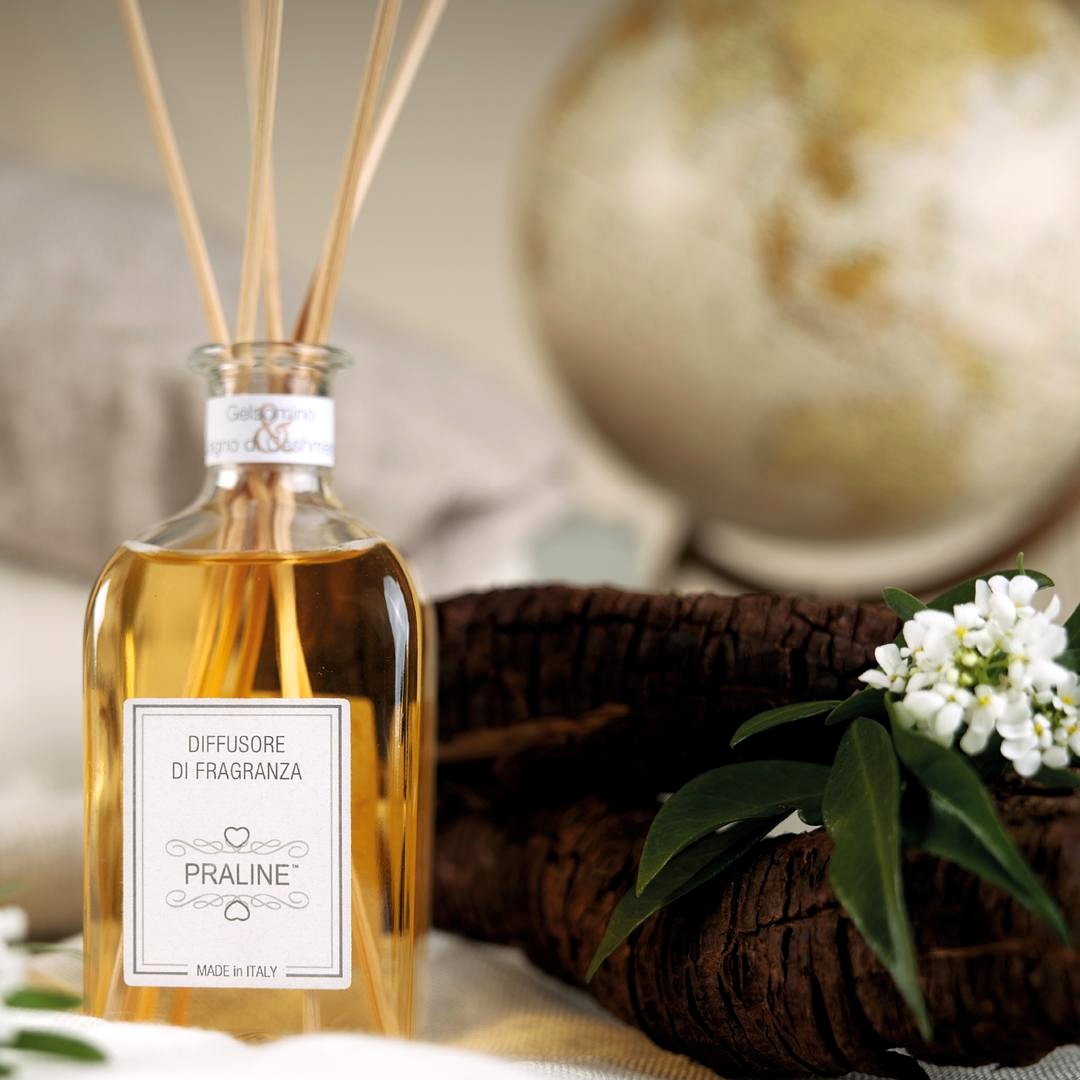 Fragranza bastoncini Gelsomino e Legno di Cashmere 250 ml