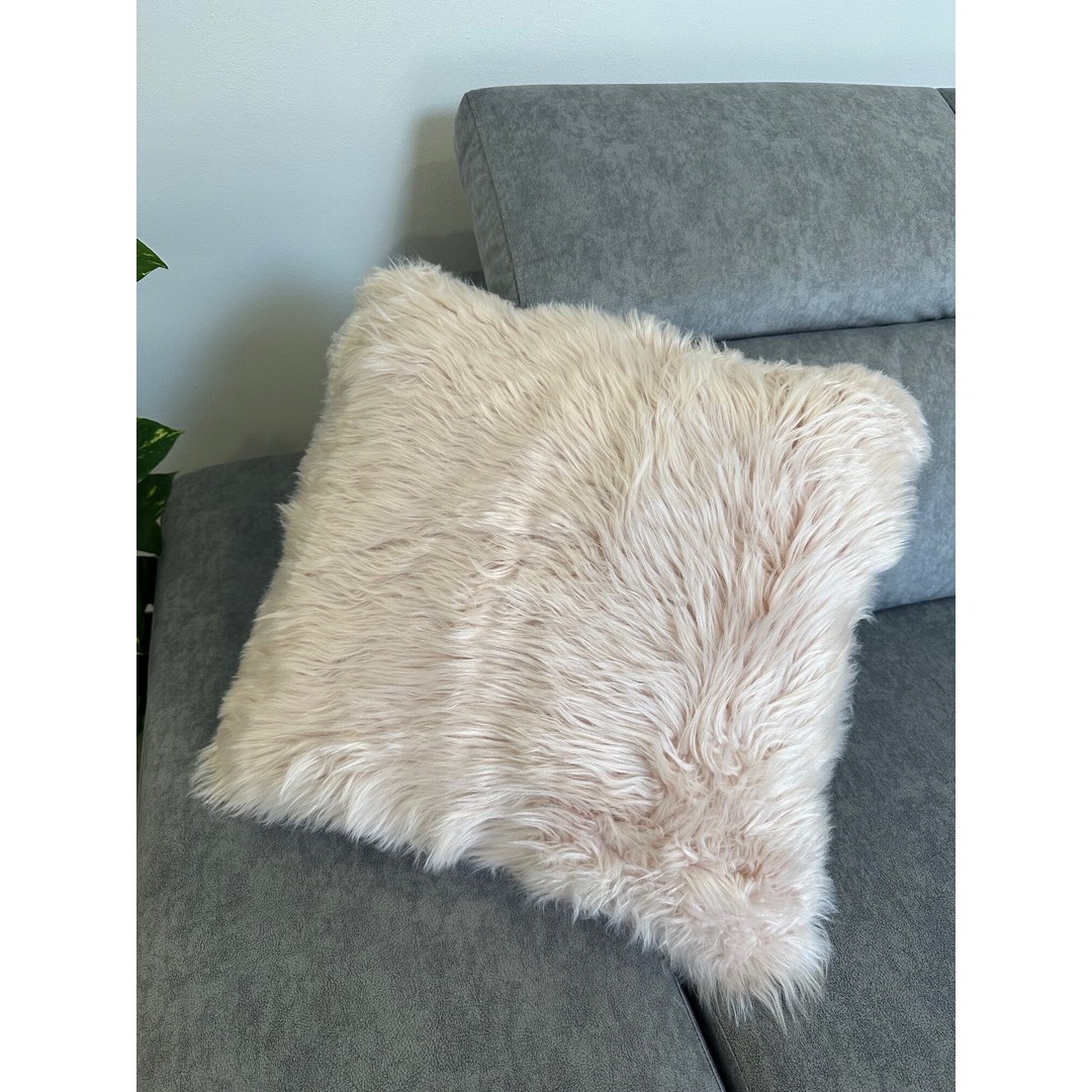 Fodera pelosa per cuscino arredo beige - immagine 2