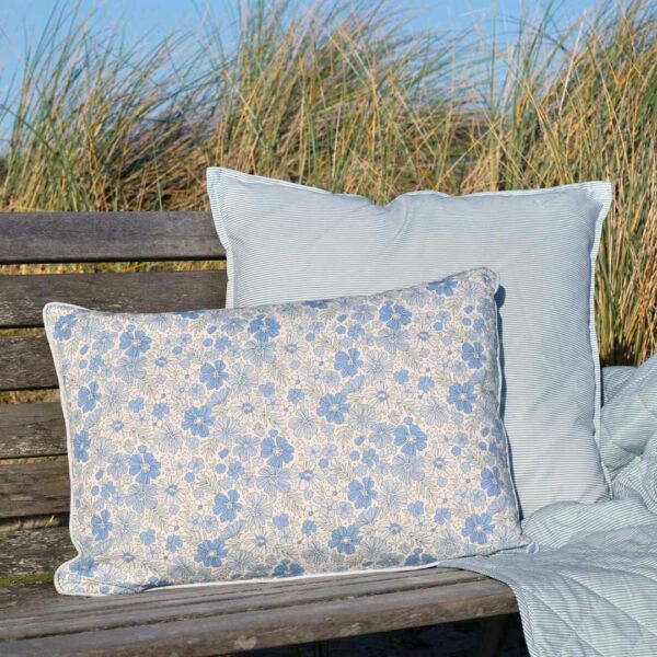 Cuscino arredo Fiorellini azzurri