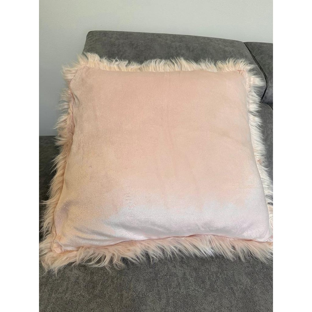 Fodera pelosa per cuscino arredo rosa - immagine 4