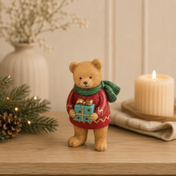 Orso in piedi con pacco rosso