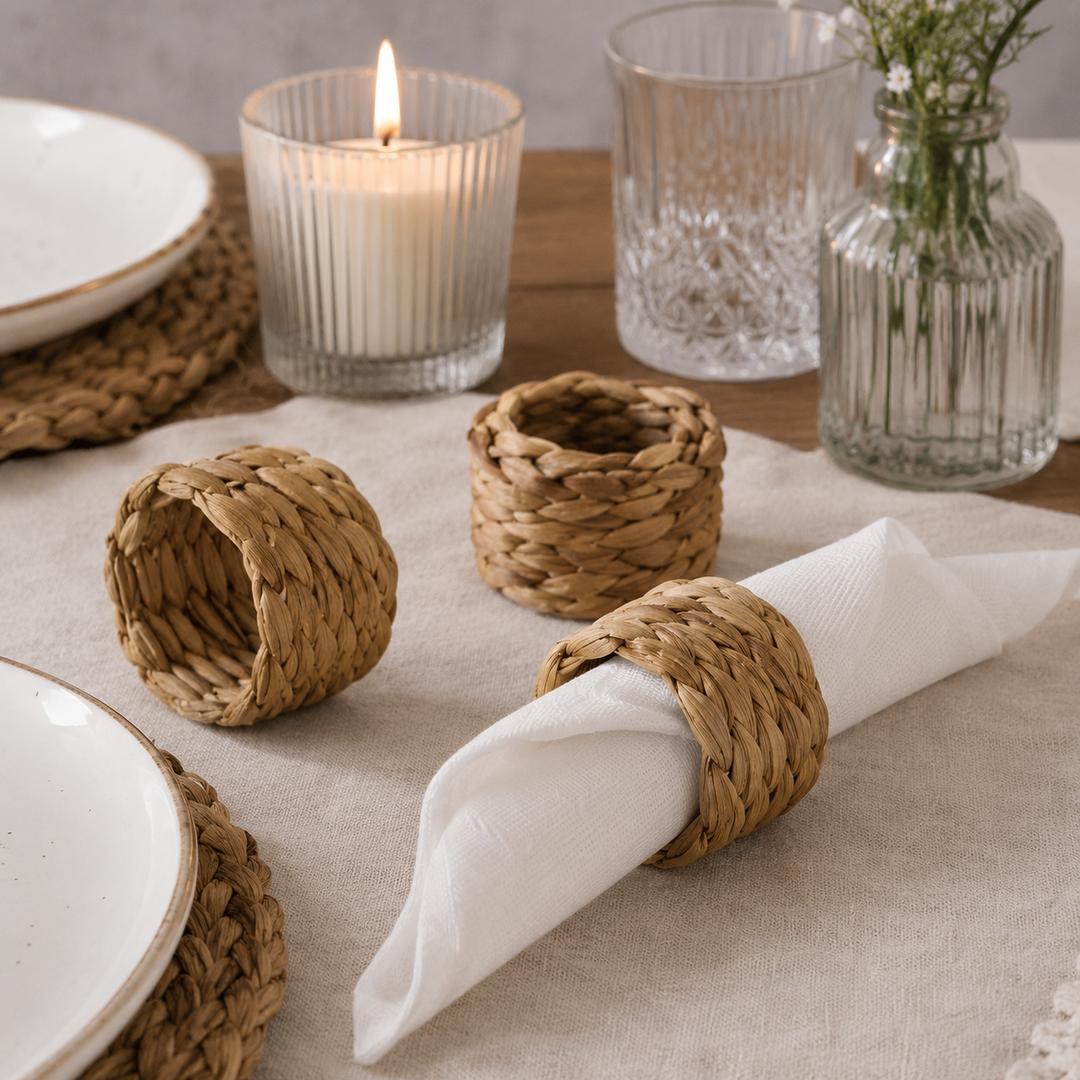 Quattro portatovaglioli in rattan