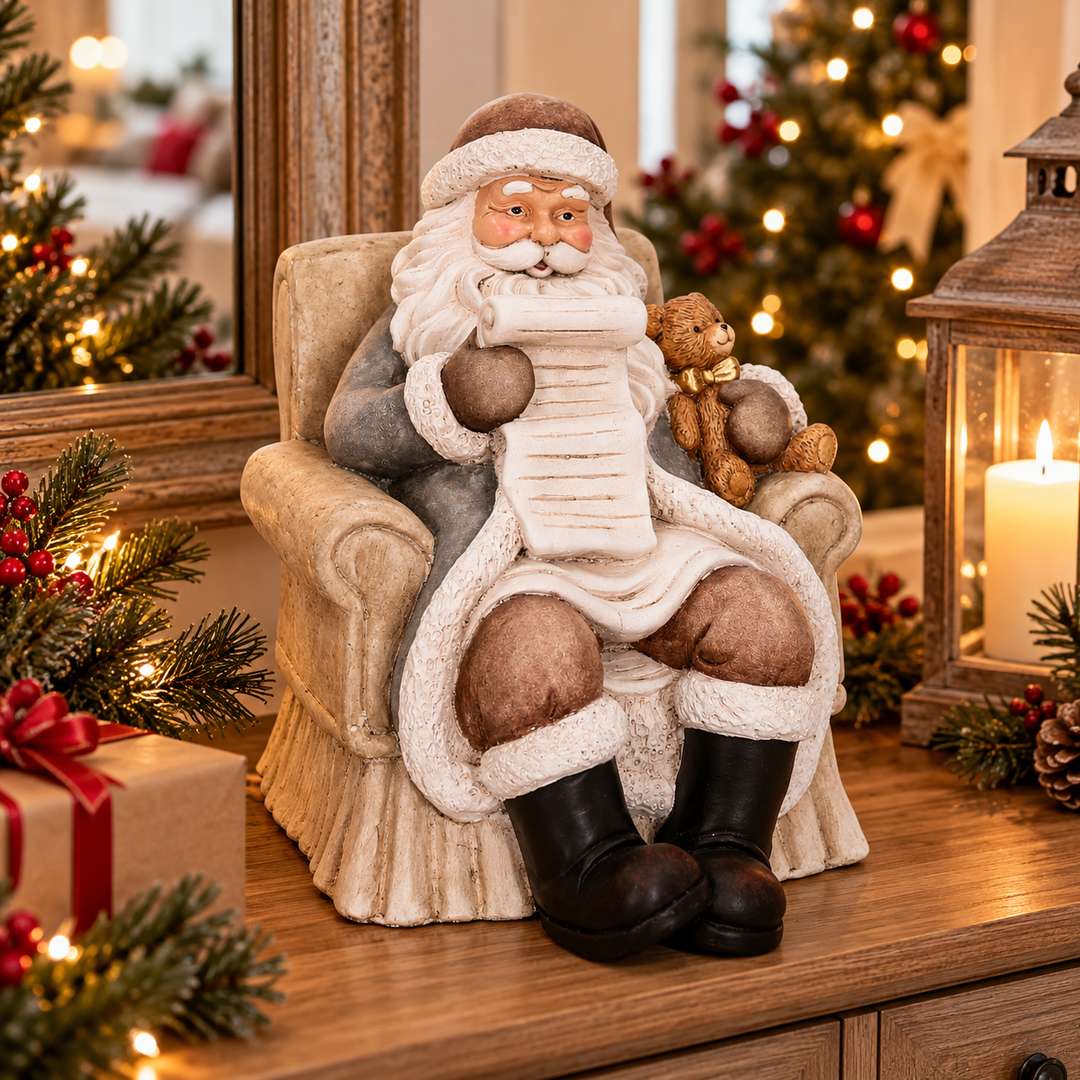 Babbo Natale su pltrona beige